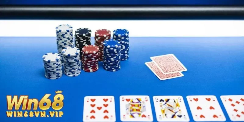 Poker qua các lăng kính khác nhau